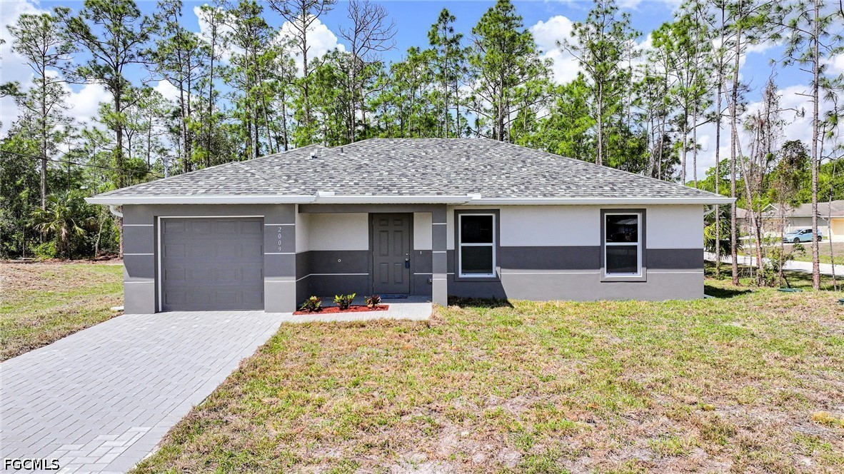 3 bed home in Lehigh Acres