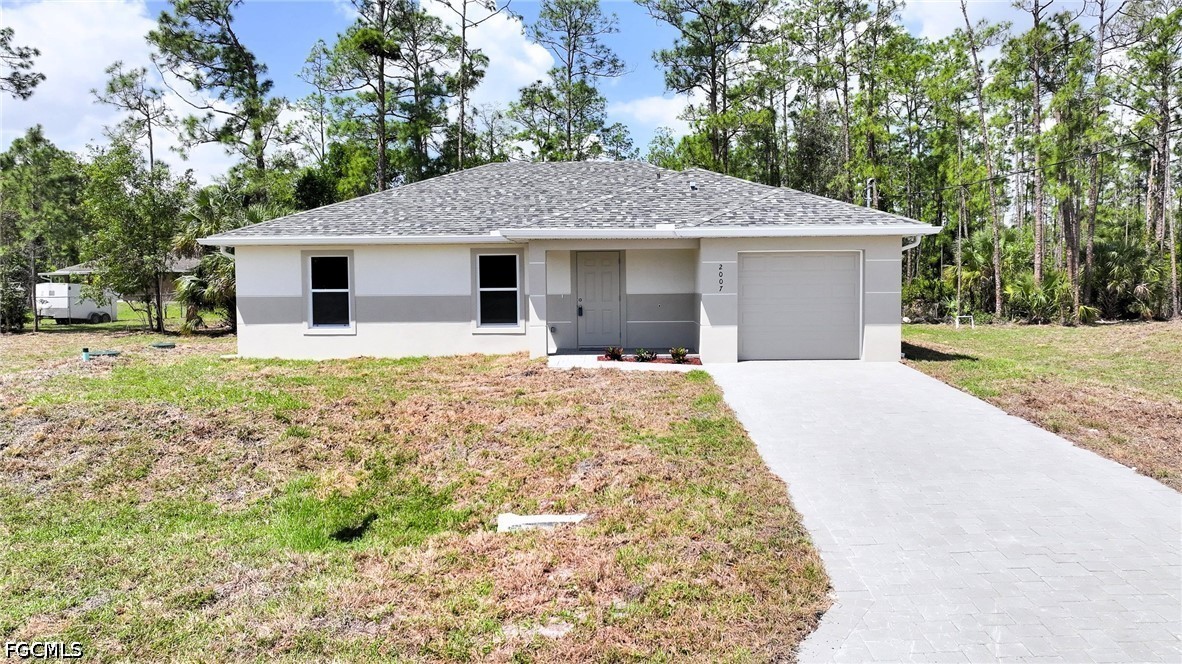 3 bed home in Lehigh Acres