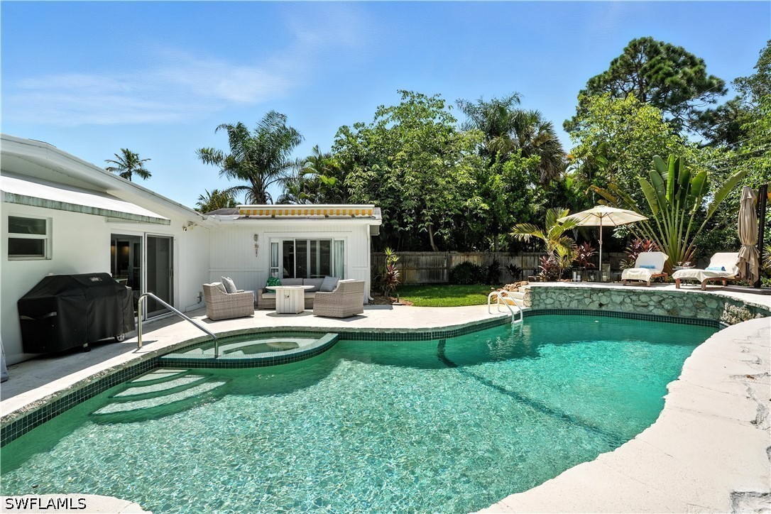 3 bed home in Naples