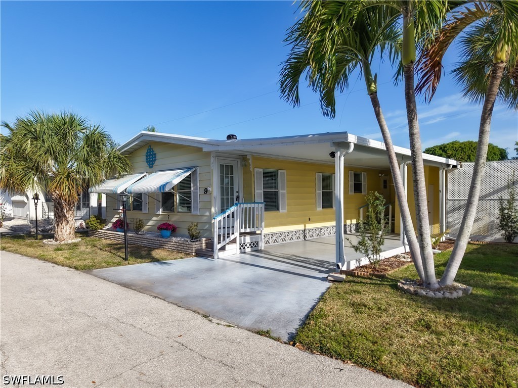 2 bed home in Naples