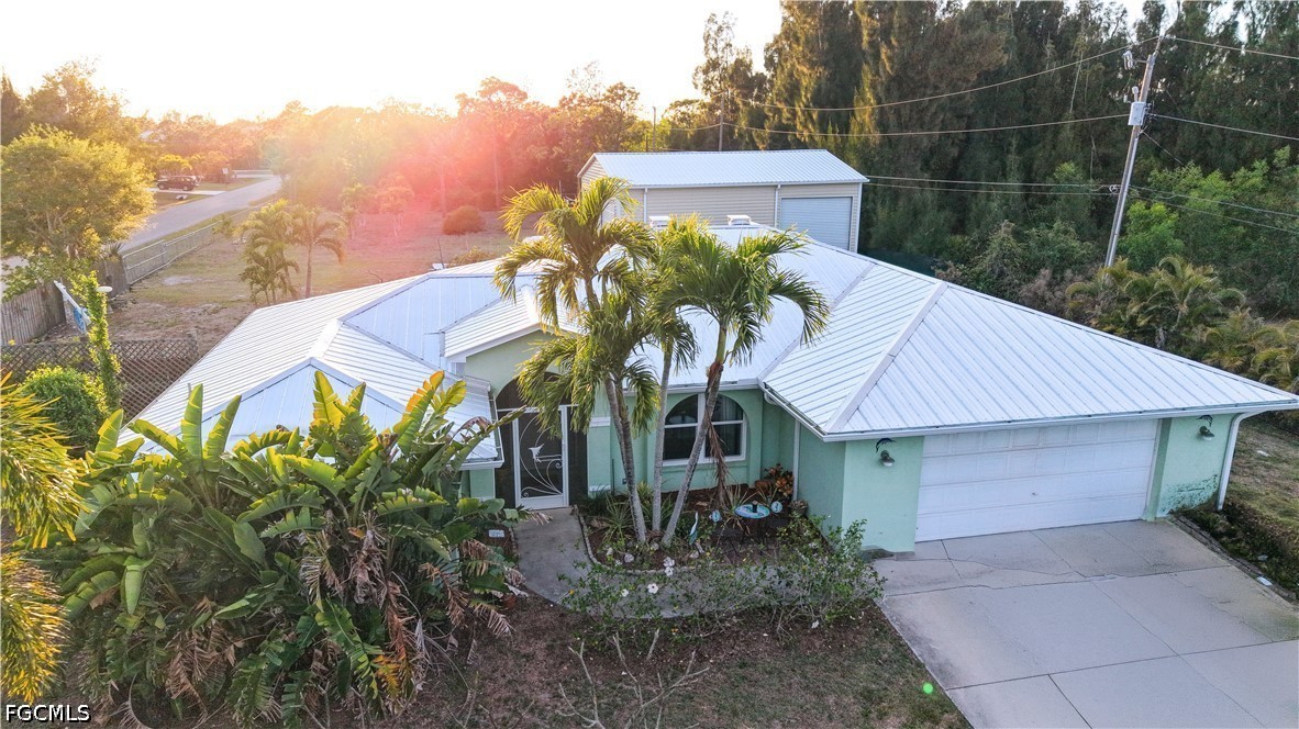 4 bed home in Bokeelia