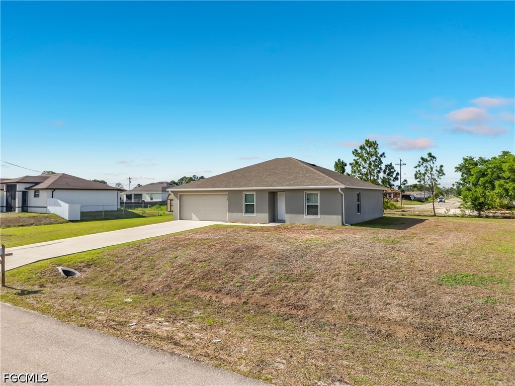 3 bed home in Lehigh Acres