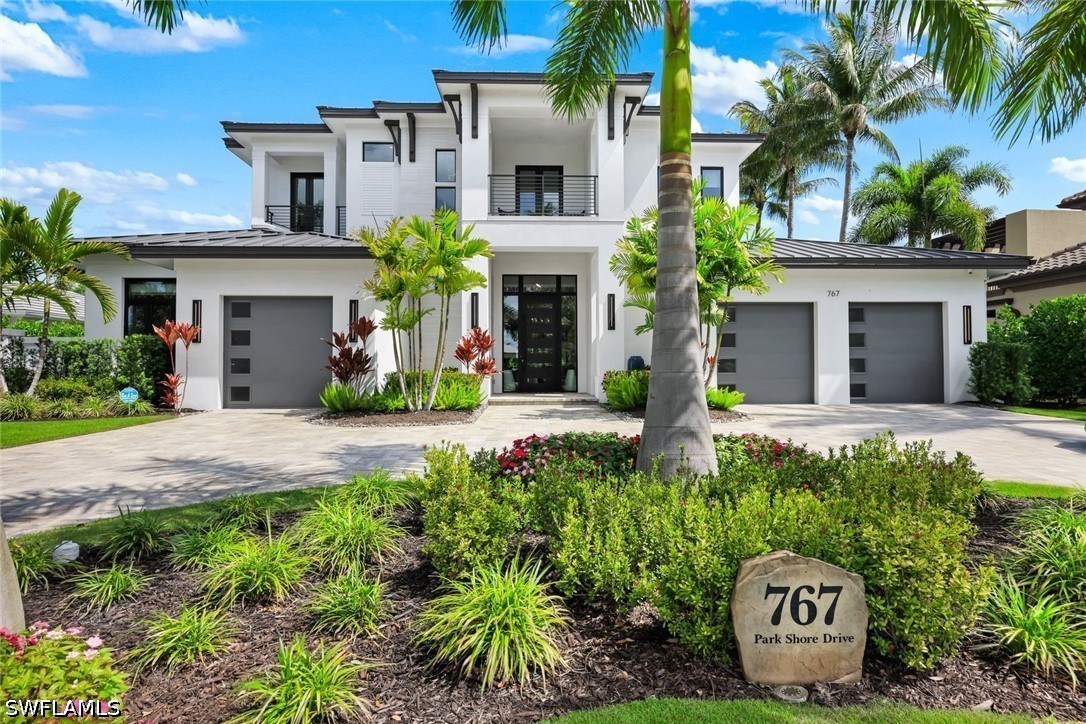 5 bed home in Naples