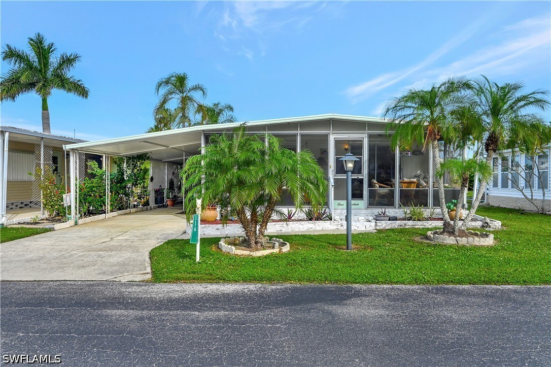 2 bed home in Naples