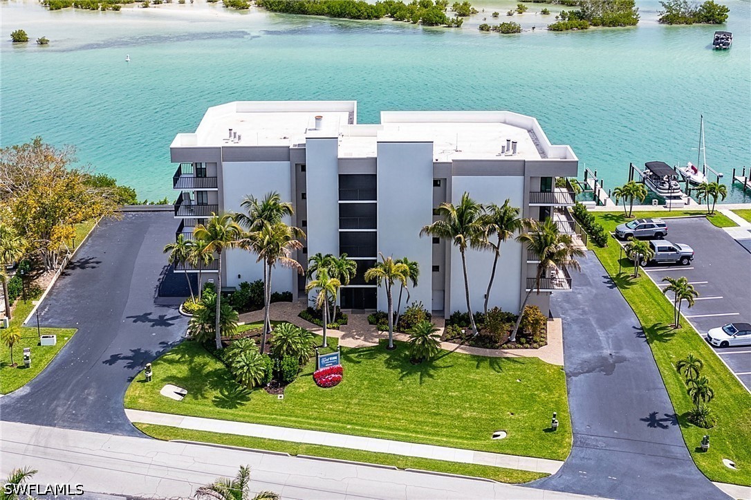 2 bed home in Bonita Springs