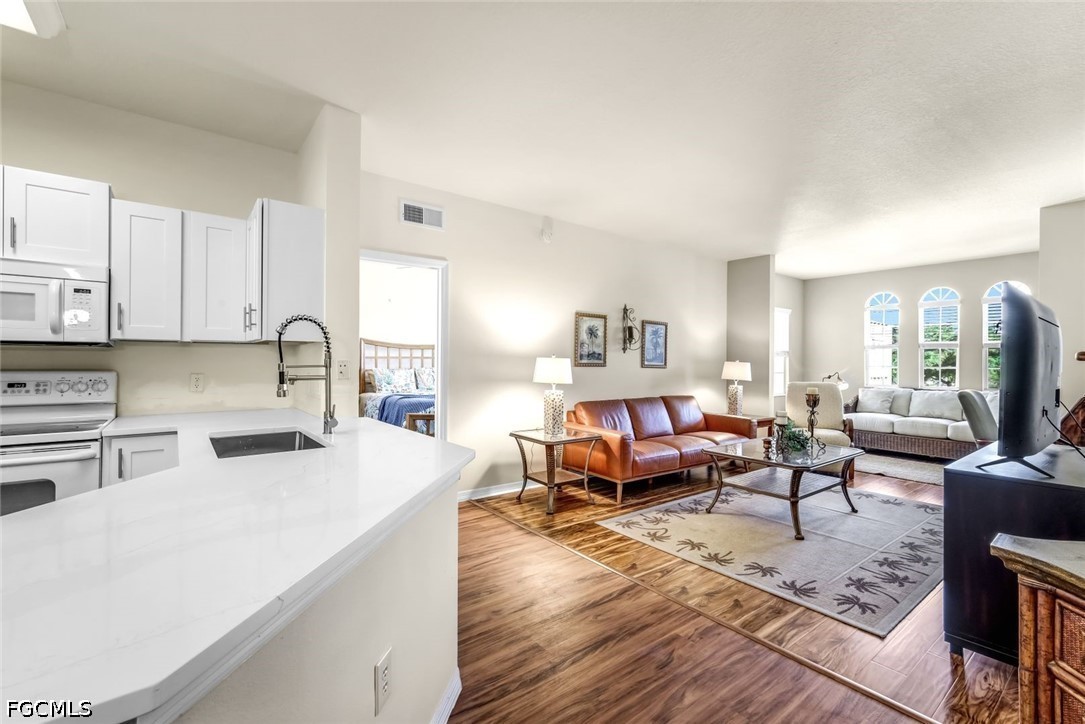 2 bed home in Fort Myers