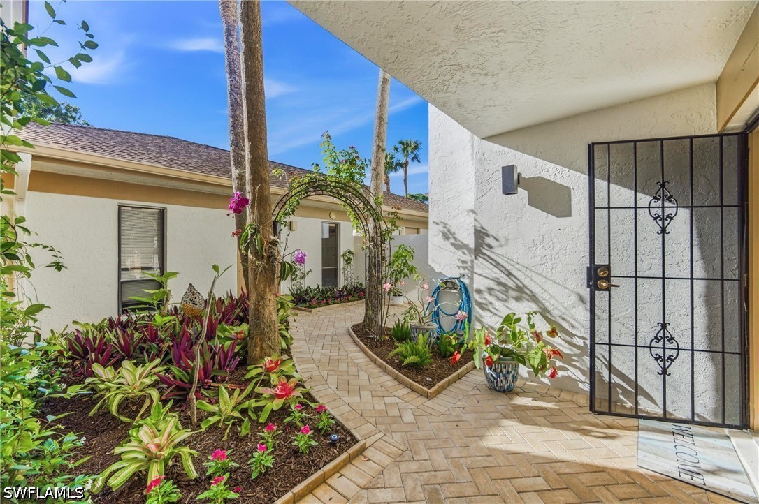 2 bed home in Naples