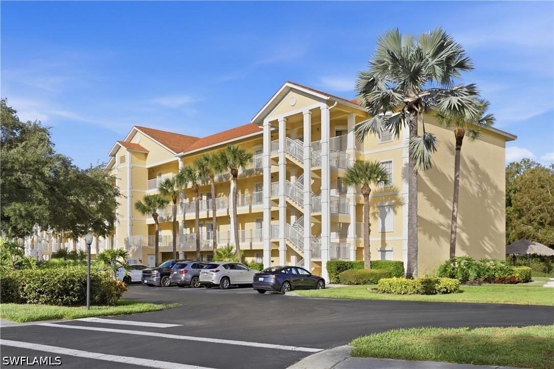 2 bed home in Naples