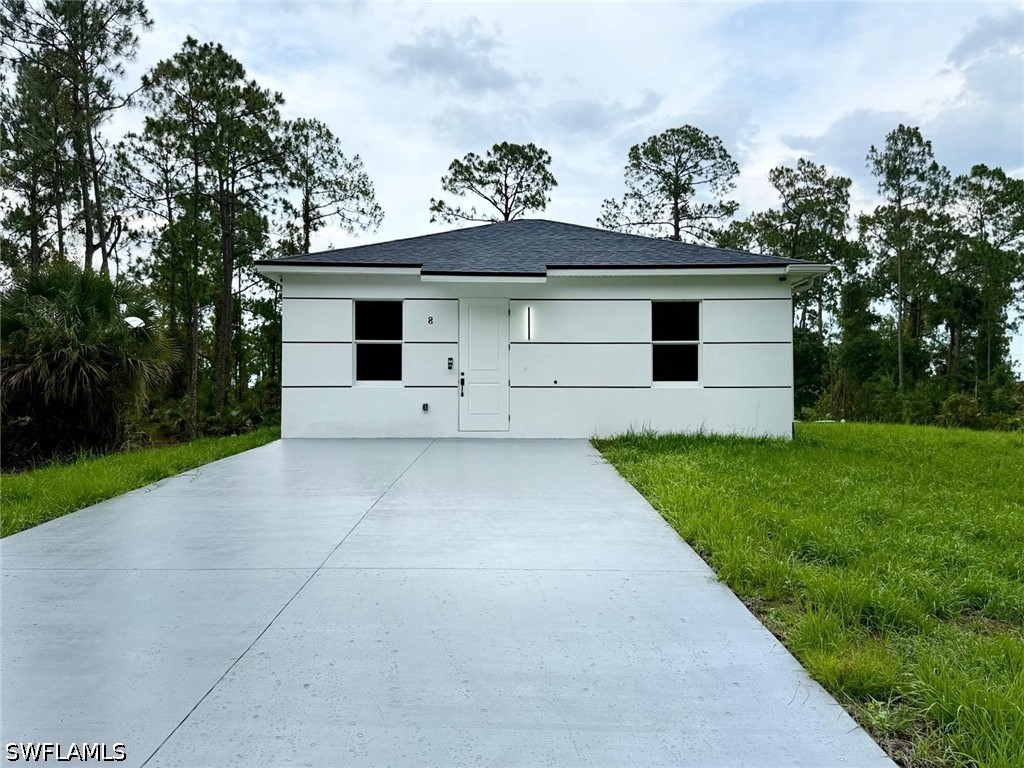 2 bed home in Lehigh Acres