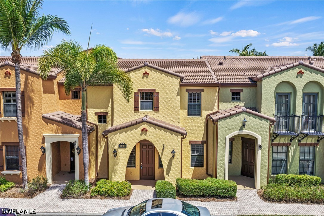 2 bed home in Naples
