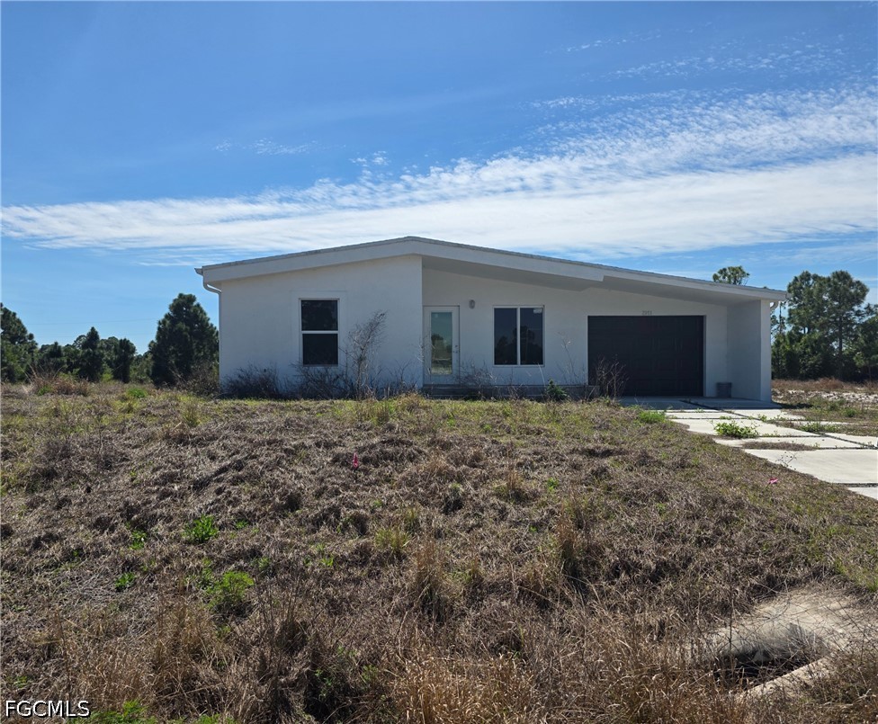 3 bed home in Lehigh Acres