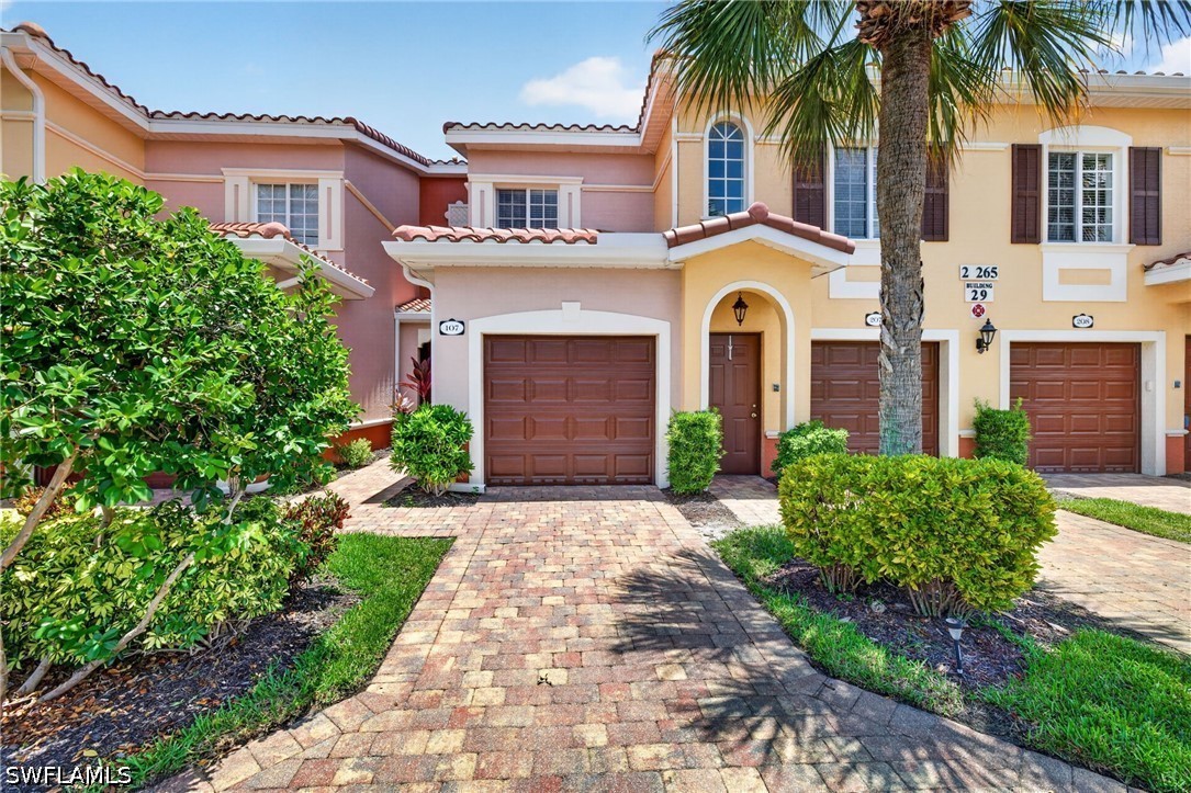2 bed home in Estero