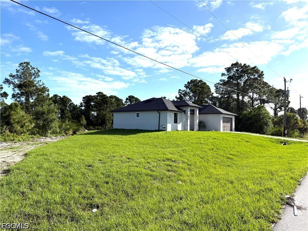 3 bed home in Lehigh Acres