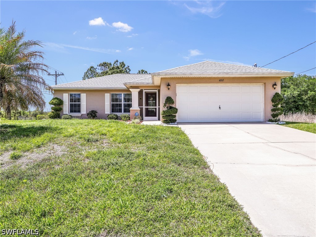 3 bed home in Lehigh Acres