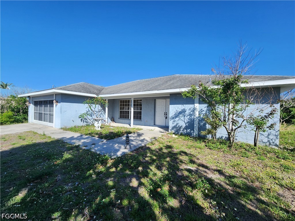 3 bed home in Lehigh Acres