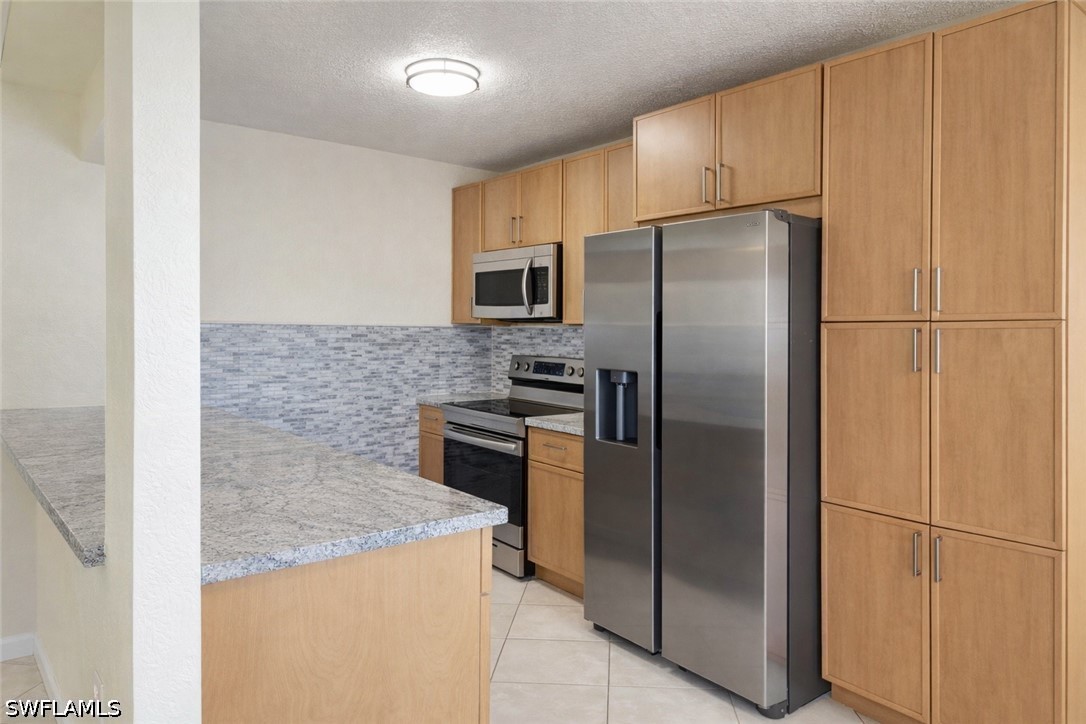 2 bed home in Naples