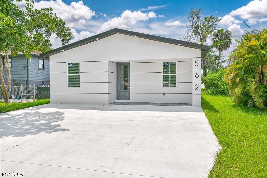 6 bed home in Fort Myers