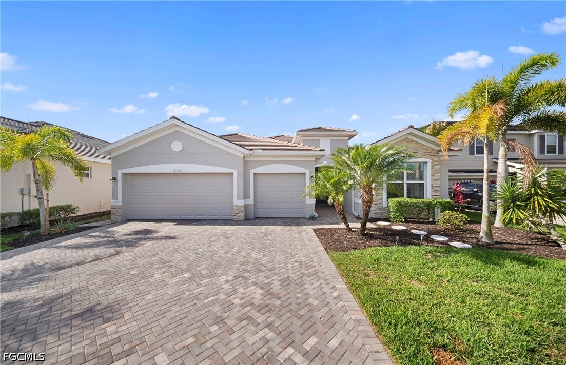 3 bed home in Bonita Springs