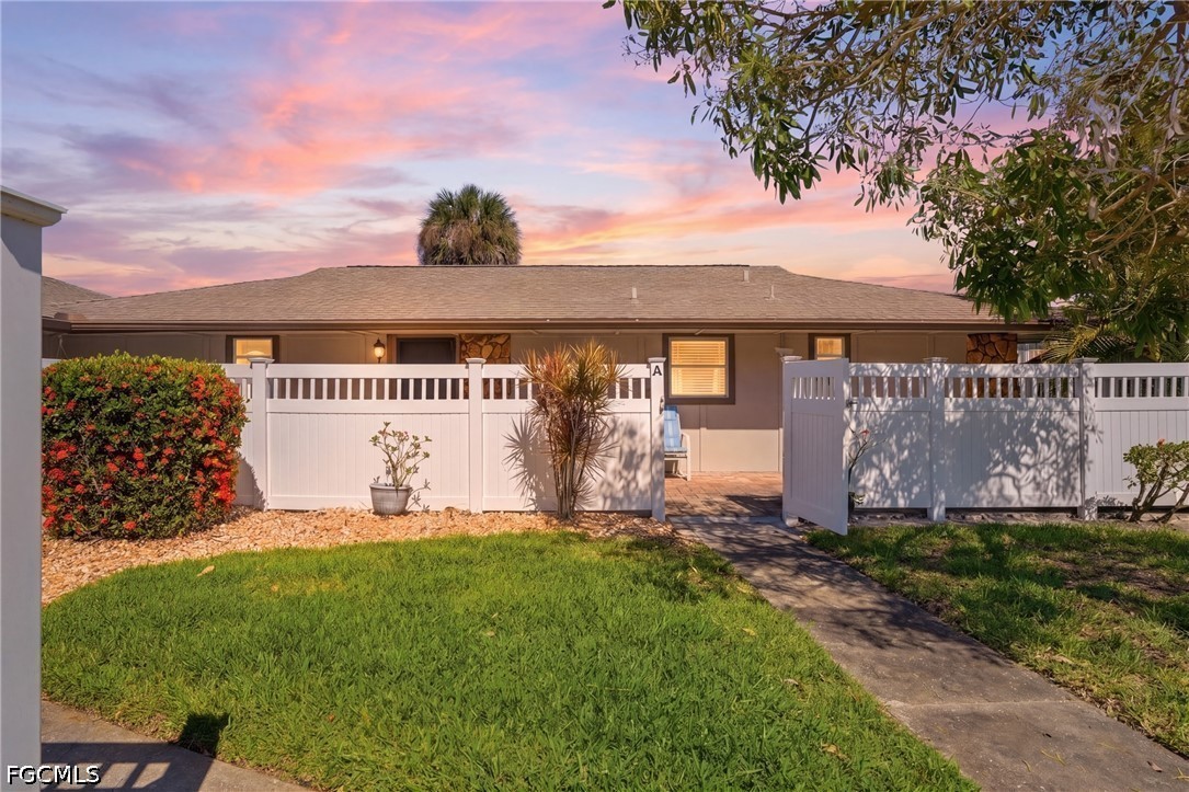 2 bed home in Fort Myers