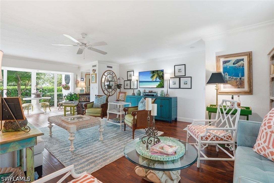 2 bed home in Naples