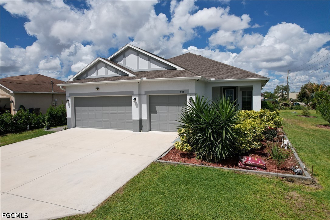 3 bed home in Lehigh Acres