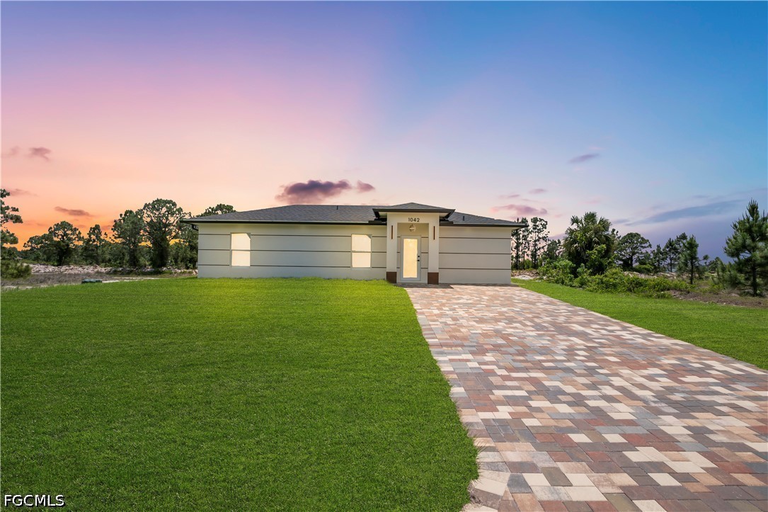 3 bed home in Lehigh Acres