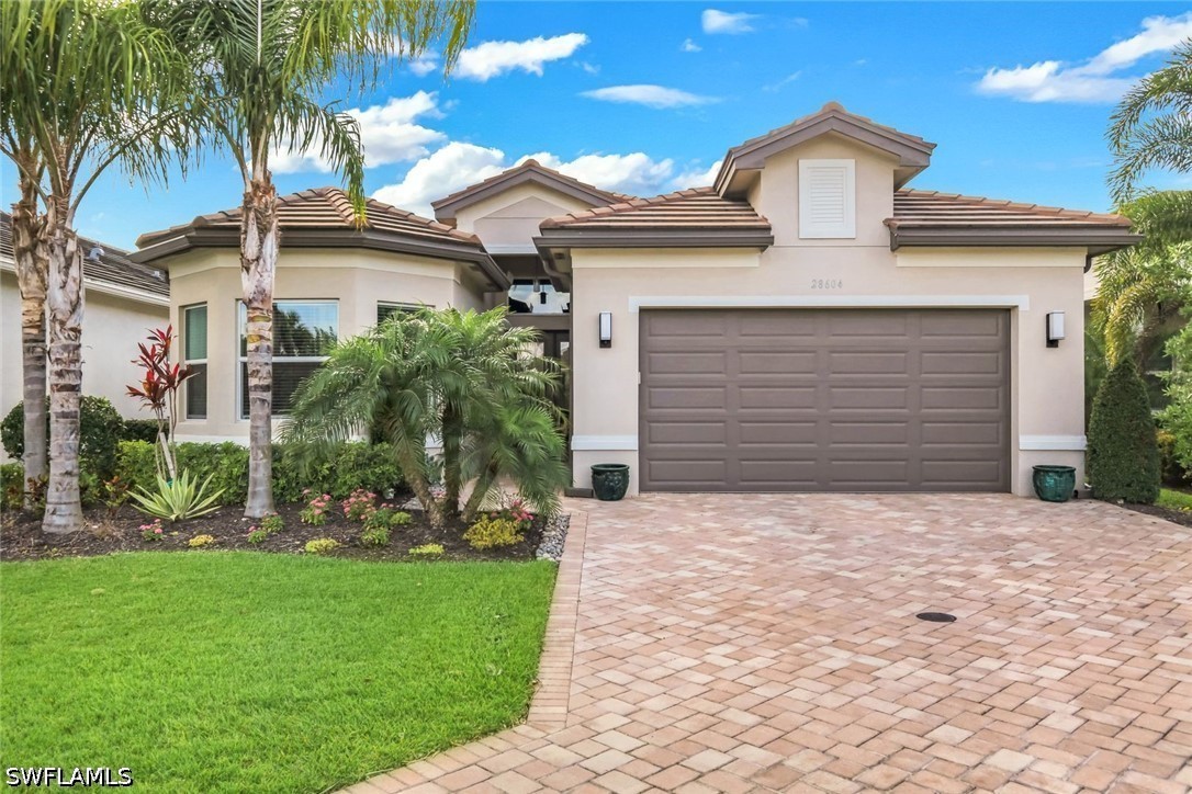 4 bed home in Bonita Springs