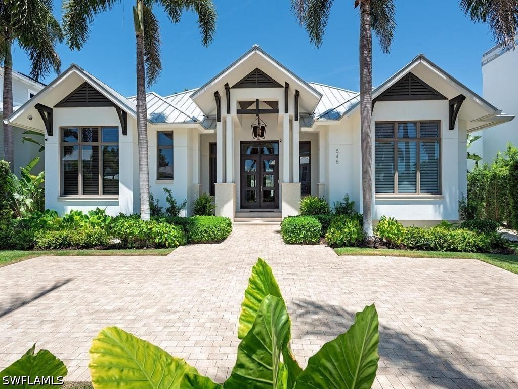 4 bed home in Naples