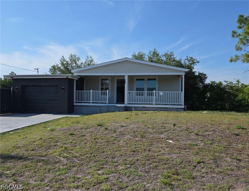 3 bed home in Lehigh Acres