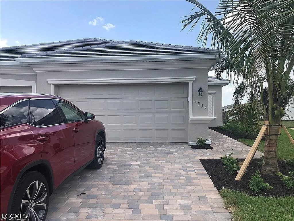 3 bed home in Fort Myers