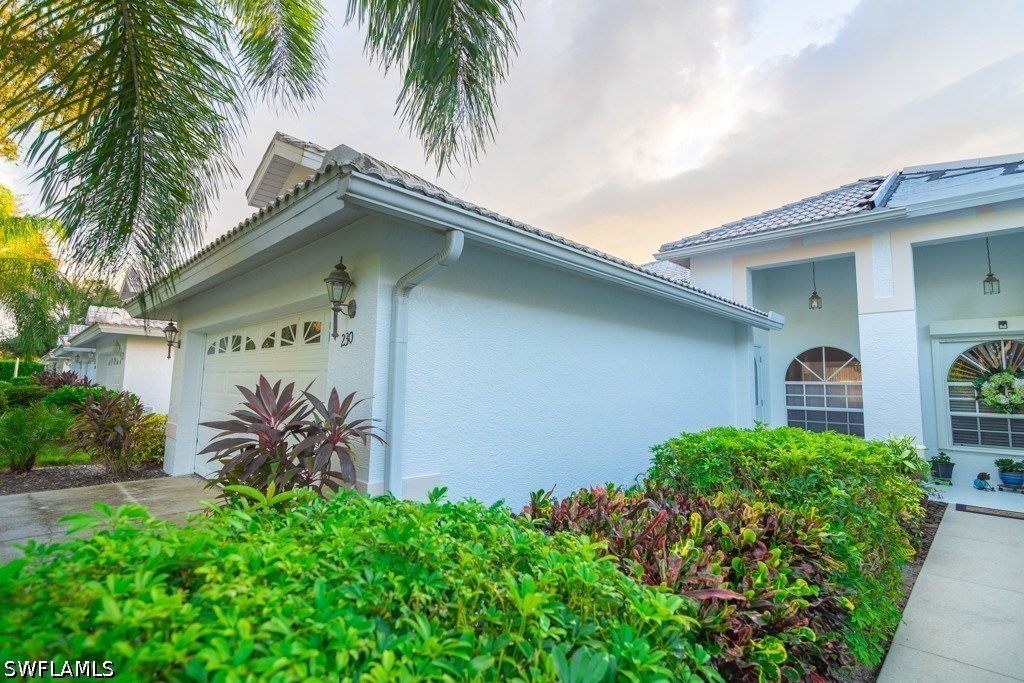 2 bed home in Naples
