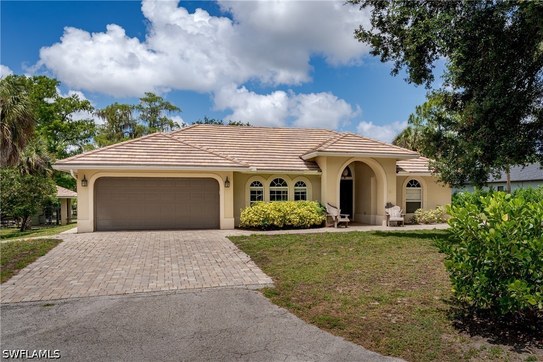 6 bed home in Naples