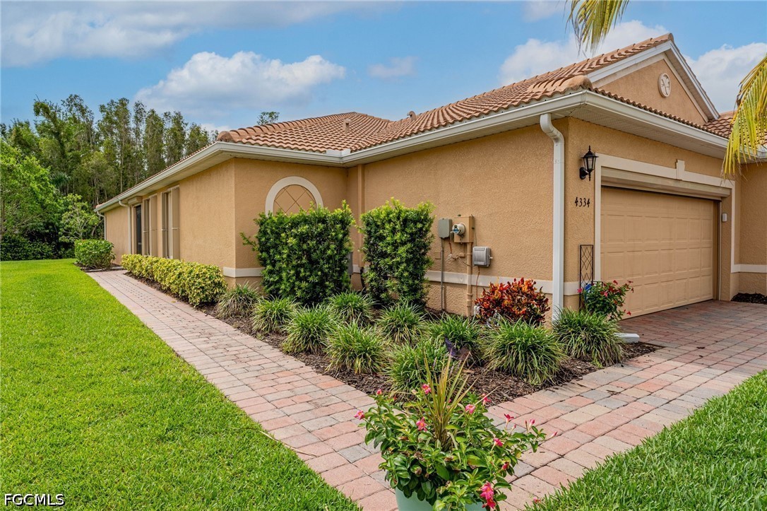 2 bed home in Fort Myers