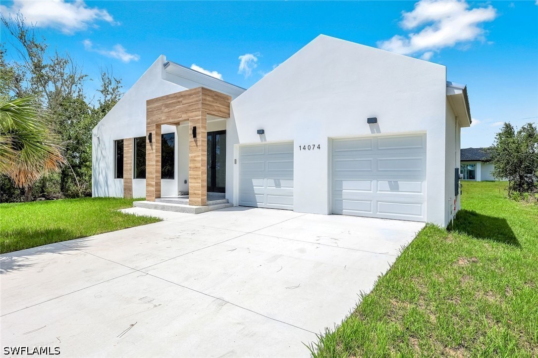 3 bed home in Port Charlotte