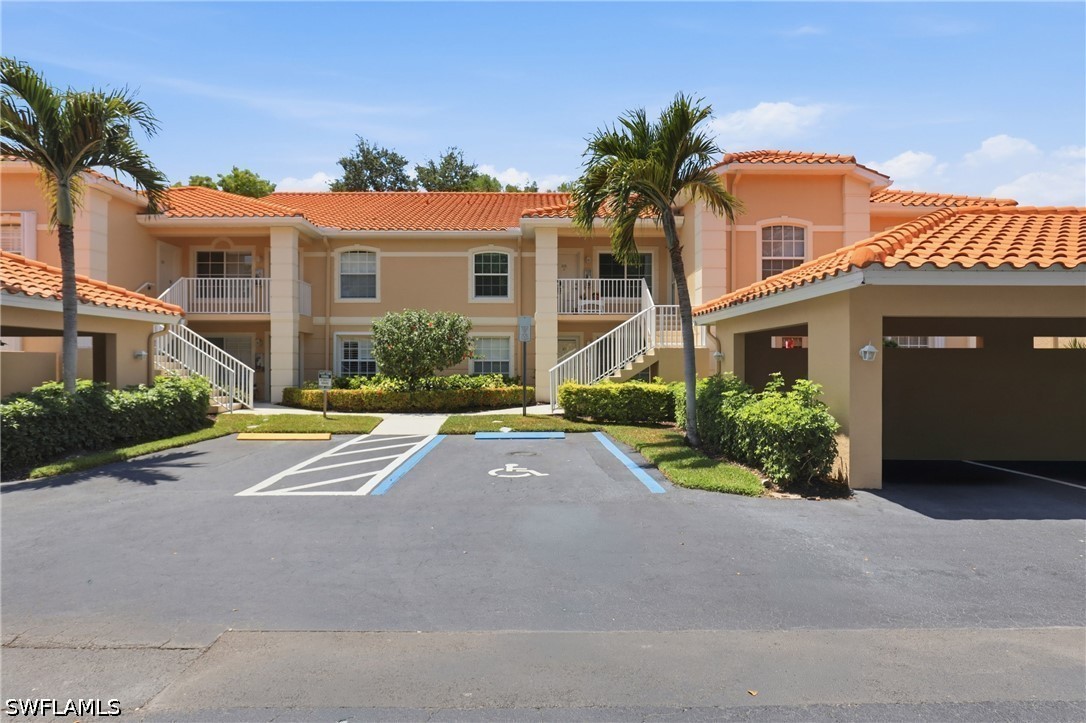 2 bed home in Bonita Springs