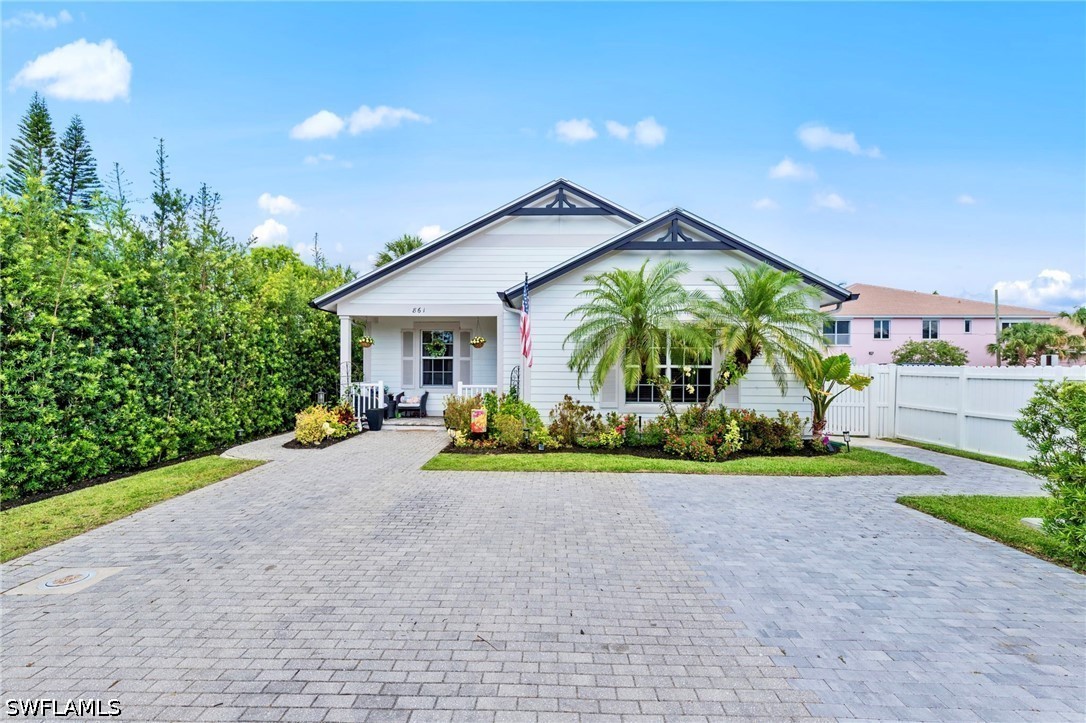 4 bed home in Naples