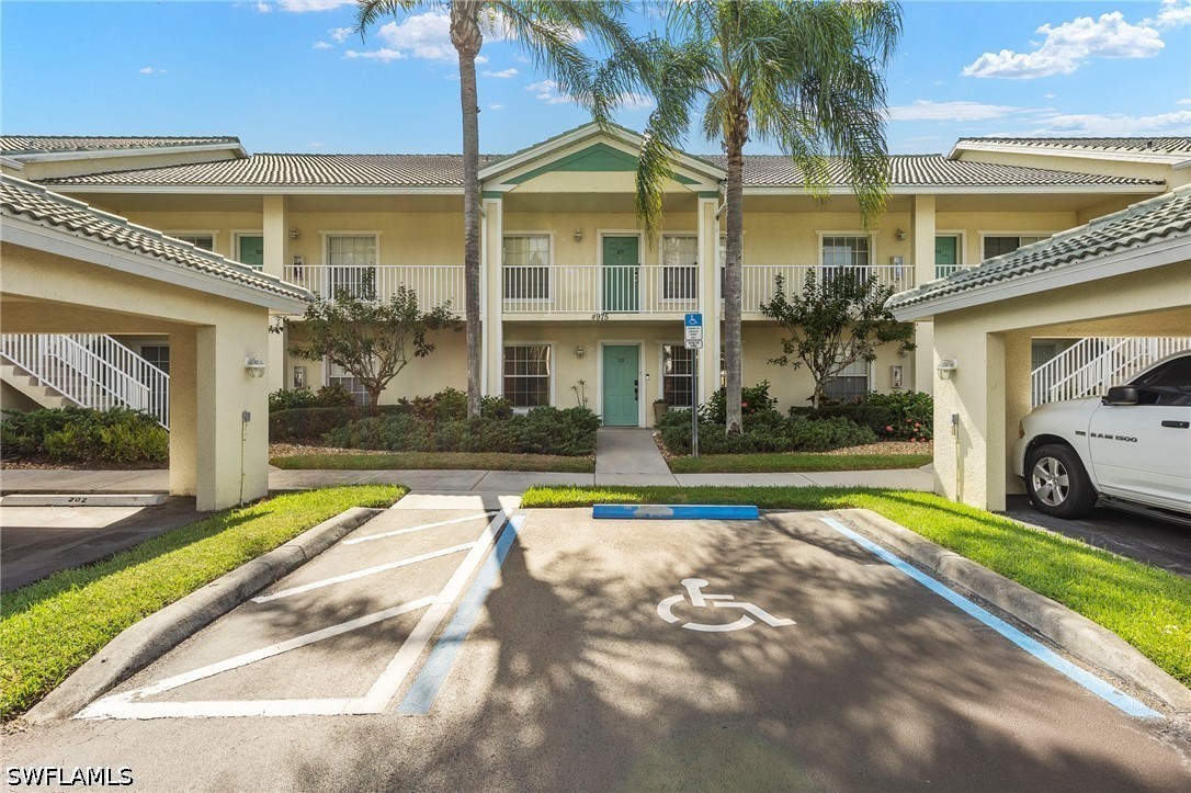 2 bed home in Naples