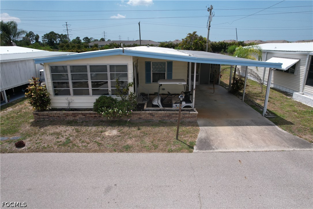 2 bed home in North Fort Myers