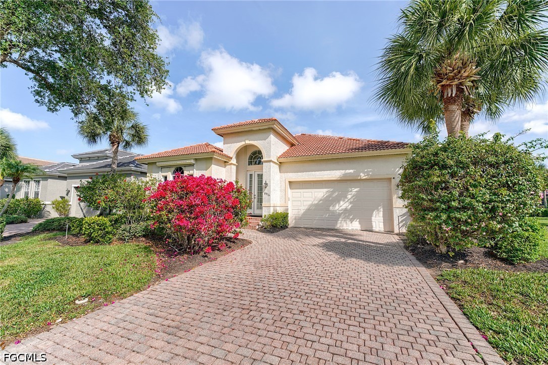 2 bed home in Fort Myers