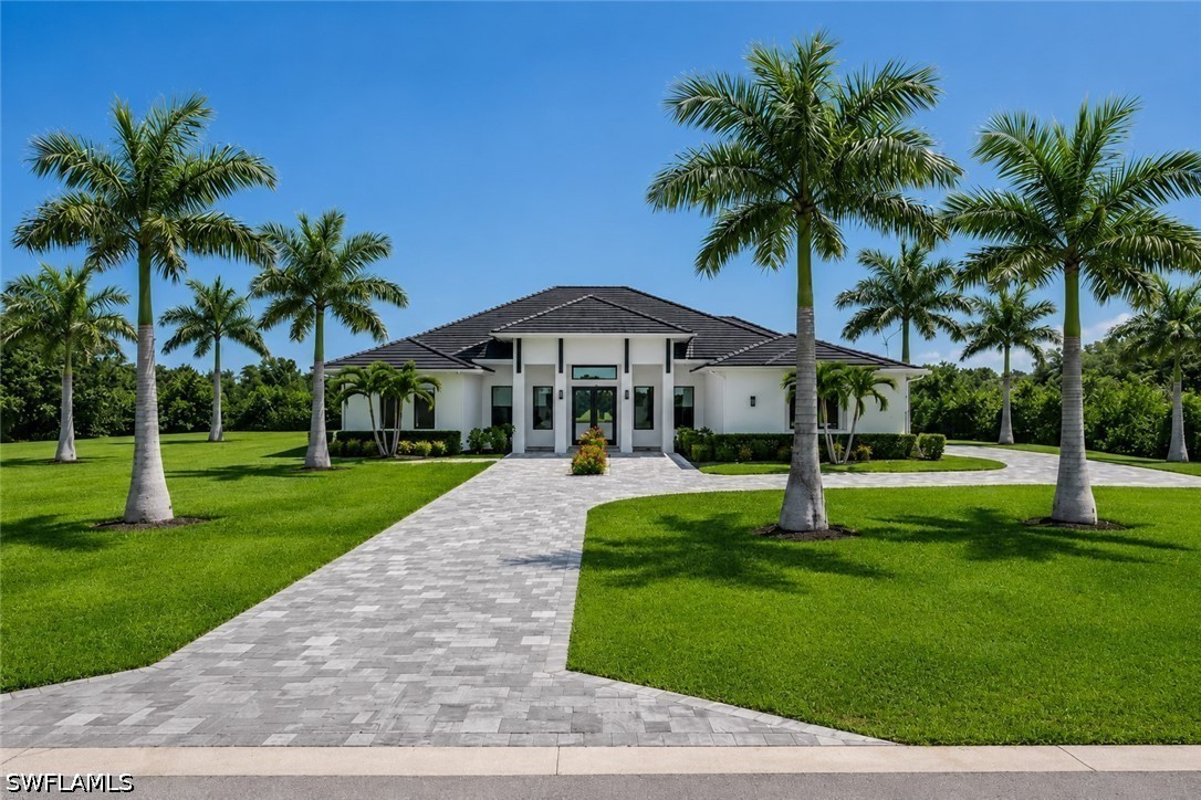 4 bed home in Naples