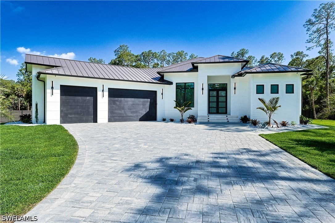 3 bed home in Naples