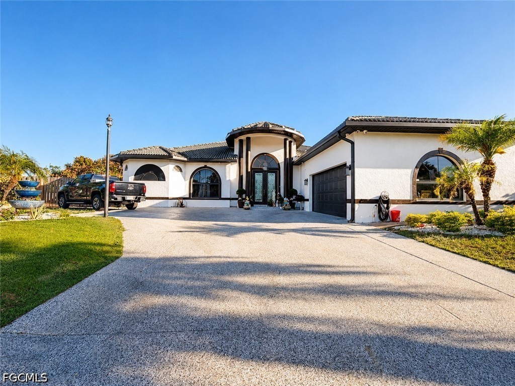 3 bed home in Lehigh Acres