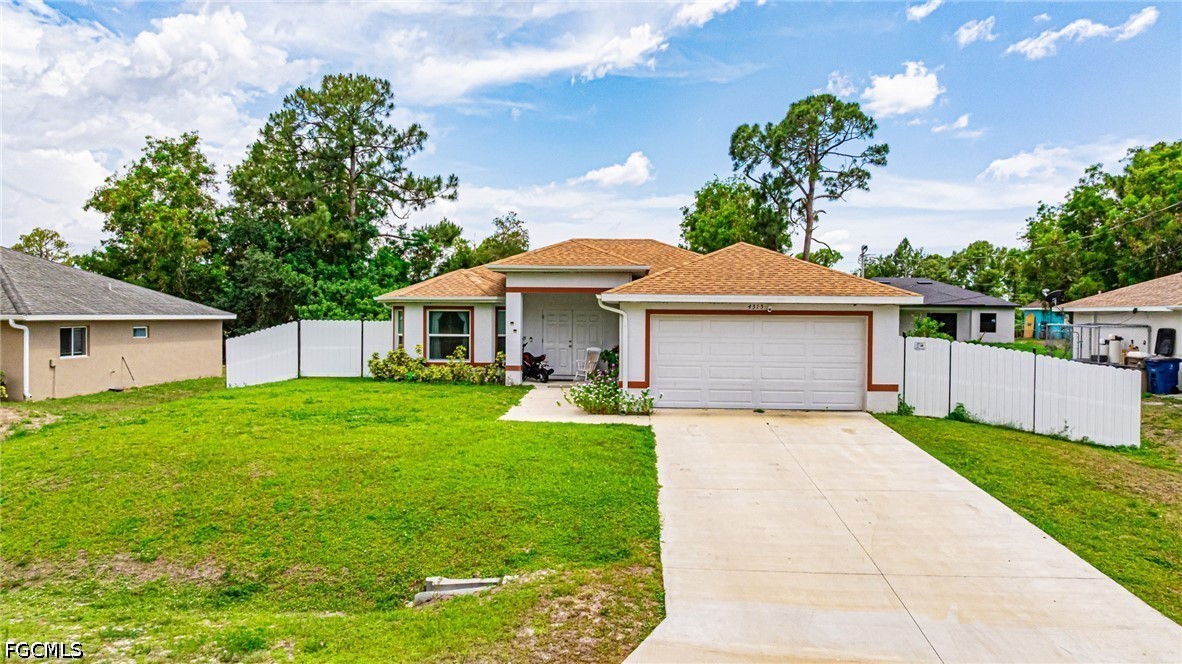 3 bed home in Lehigh Acres