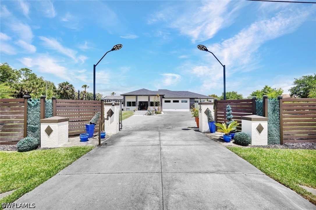 5 bed home in Naples
