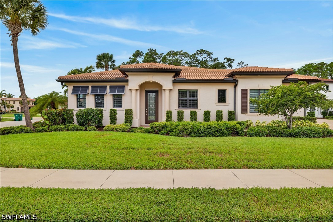 2 bed home in Naples