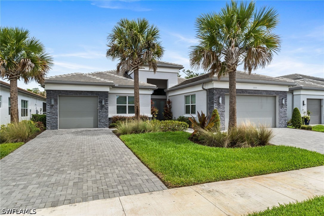4 bed home in Naples