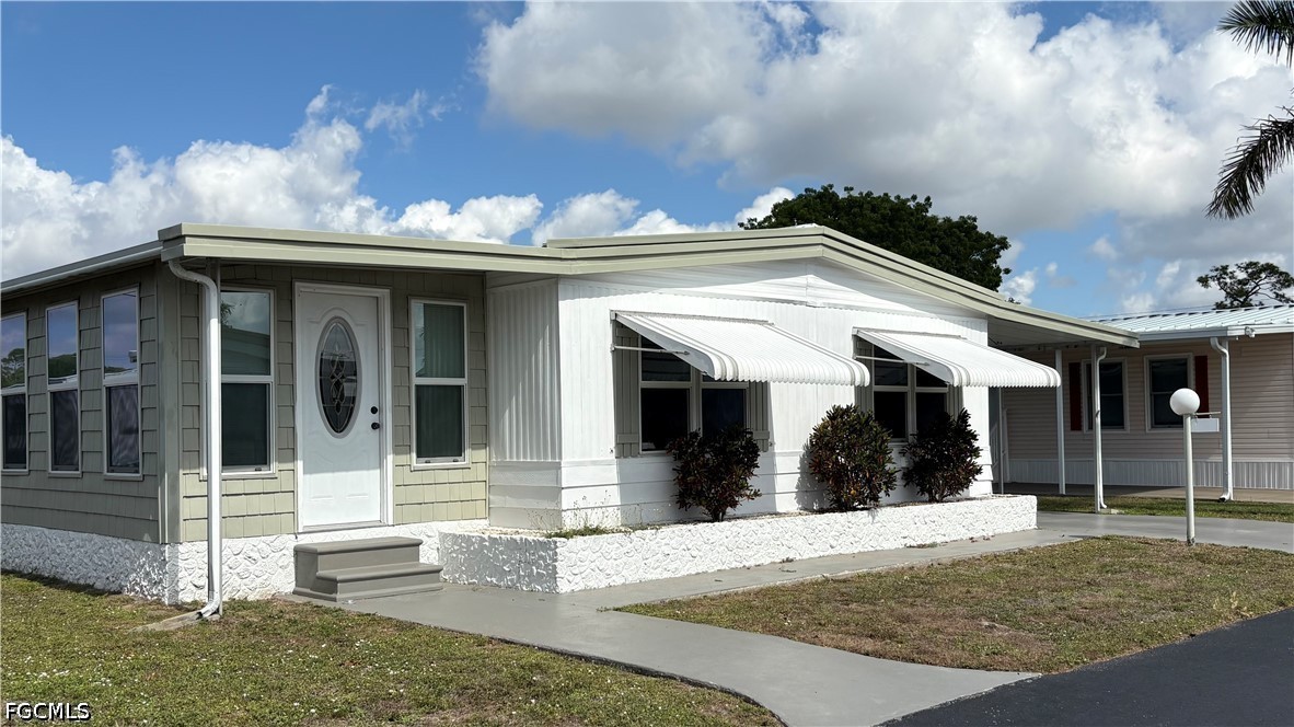 2 bed home in North Fort Myers
