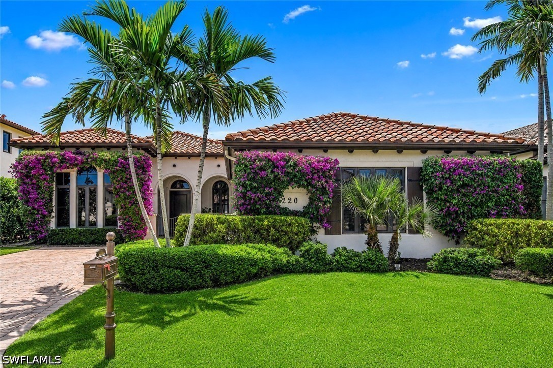 3 bed home in Naples