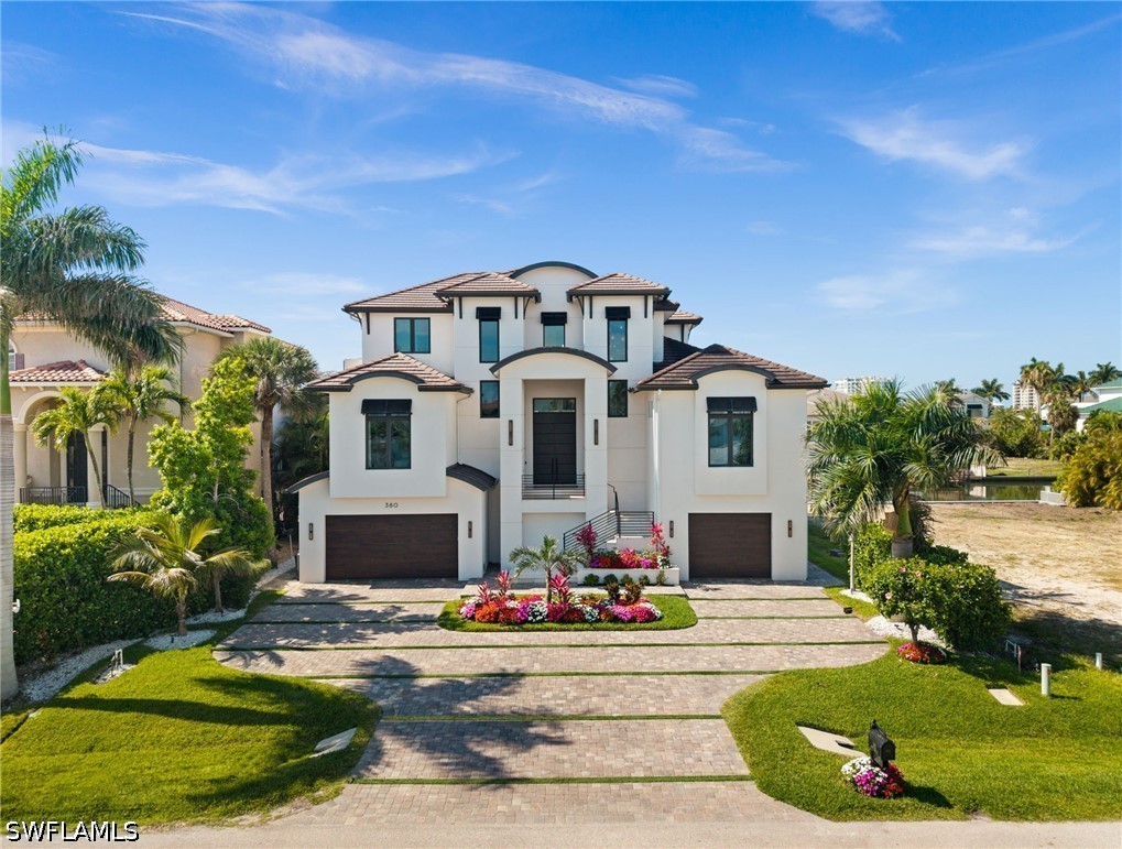 5 bed home in Naples