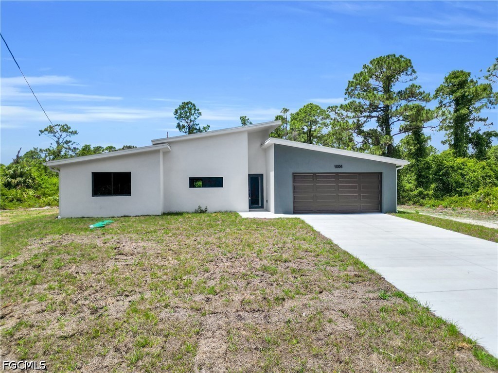 3 bed home in Lehigh Acres